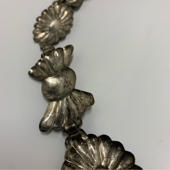 Elegant Silver Repoussé concho belt bow and medallion - Picture 7 of 7